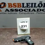 01 PISTOLA DE AIRSOFT SPRING BBS. (NO ESTADO, NÃO SABEMOS SE FUNCIONA. LEILÃO NÃO TEM GARANTIA E NEM DEVOLUÇÃO, SUJEITO A POSSÍVEIS AVARIAS VISÍVEIS/OCULTAS E/OU AUSÊNCIA DE COMPONENTES)