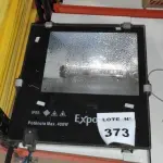 01 REFLETOR 400W MARCA EXPOLUMEN. (NO ESTADO) ATENÇÃO! FAZER A VISITAÇÃO ANTES DE ARREMATAR, NÃO SABEMOS SE FUNCIONA, LEILÃO NÃO TEM GARANTIA E NEM DEVOLUÇÃO, SUJEITO A POSSÍVEIS AVARIAS VISÍVEIS/OCULTAS E/OU AUSÊNCIA DE COMPONENTES.