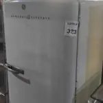   01 GELADEIRA DE 1947.GENERAL ELECTRIC. (NO ESTADO) ATENÇÃO! FAZER A VISITAÇÃO ANTES DE ARREMATAR, NÃO SABEMOS SE FUNCIONA, LEILÃO NÃO TEM GARANTIA E NEM DEVOLUÇÃO, SUJEITO A POSSÍVEIS AVARIAS VISÍVEIS/OCULTAS E/OU AUSÊNCIA DE COMPONENTES.