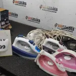 08 FERROS DE PASSAR DE MARCAS E MODELOS DIVERSOS. (NO ESTADO) ATENÇÃO! FAZER A VISITAÇÃO ANTES DE ARREMATAR, NÃO SABEMOS SE FUNCIONA, LEILÃO NÃO TEM GARANTIA E NEM DEVOLUÇÃO, SUJEITO A POSSÍVEIS AVARIAS VISÍVEIS/OCULTAS E/OU AUSÊNCIA DE COMPONENTES.