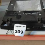 01 REFLETOR 400W MARCA EXPOLUMEN. (NO ESTADO) ATENÇÃO! FAZER A VISITAÇÃO ANTES DE ARREMATAR, NÃO SABEMOS SE FUNCIONA, LEILÃO NÃO TEM GARANTIA E NEM DEVOLUÇÃO, SUJEITO A POSSÍVEIS AVARIAS VISÍVEIS/OCULTAS E/OU AUSÊNCIA DE COMPONENTES.