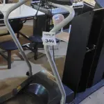 01 ESTEIRA MODELO MOVIMENT 200V MARCA BRUDDEN. (NO ESTADO) ATENÇÃO! FAZER A VISITAÇÃO ANTES DE ARREMATAR, NÃO SABEMOS SE FUNCIONA, LEILÃO NÃO TEM GARANTIA E NEM DEVOLUÇÃO, SUJEITO A POSSÍVEIS AVARIAS VISÍVEIS/OCULTAS E/OU AUSÊNCIA DE COMPONENTES.