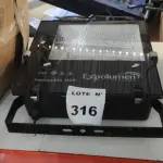 01 REFLETOR 400W MARCA EXPOLUMEN. (NO ESTADO) ATENÇÃO! FAZER A VISITAÇÃO ANTES DE ARREMATAR, NÃO SABEMOS SE FUNCIONA, LEILÃO NÃO TEM GARANTIA E NEM DEVOLUÇÃO, SUJEITO A POSSÍVEIS AVARIAS VISÍVEIS/OCULTAS E/OU AUSÊNCIA DE COMPONENTES.