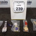 05 RELÓGIOS DE PULSO DE MODELOS DIVERSOS. (NO ESTADO) ATENÇÃO! FAZER A VISITAÇÃO ANTES DE ARREMATAR, NÃO SABEMOS SE FUNCIONA, LEILÃO NÃO TEM GARANTIA E NEM DEVOLUÇÃO, SUJEITO A POSSÍVEIS AVARIAS VISÍVEIS/OCULTAS E/OU AUSÊNCIA DE COMPONENTES.