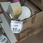 01 LOTE COM VÁRIOS AZULEJOS DECORATIVOS PARA BANHEIROS, SECADOR DE SALADA, VASOS E ITENS DECORATIVOS DIVERSOS. (NO ESTADO) ATENÇÃO! FAZER A VISITAÇÃO ANTES DE ARREMATAR, NÃO SABEMOS SE FUNCIONA, LEILÃO NÃO TEM GARANTIA E NEM DEVOLUÇÃO, SUJEITO A POSSÍVEIS AVARIAS VISÍVEIS/OCULTAS E/OU AUSÊNCIA DE COMPONENTES.