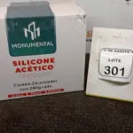 01 CAIXA COM 24 SILICONES ACÉTICO INCOLOR DE 240G CADA MARCA MONUMENTAL. (NO ESTADO) ATENÇÃO! FAZER A VISITAÇÃO ANTES DE ARREMATAR, NÃO SABEMOS SE FUNCIONA, LEILÃO NÃO TEM GARANTIA E NEM DEVOLUÇÃO, SUJEITO A POSSÍVEIS AVARIAS VISÍVEIS/OCULTAS E/OU AUSÊNCIA DE COMPONENTES.