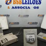 02 APARELHOS DE TELEFONE FIXO MODELOS ANTIGOS. (NO ESTADO) ATENÇÃO! FAZER A VISITAÇÃO ANTES DE ARREMATAR, NÃO SABEMOS SE FUNCIONA, LEILÃO NÃO TEM GARANTIA E NEM DEVOLUÇÃO, SUJEITO A POSSÍVEIS AVARIAS VISÍVEIS/OCULTAS E/OU AUSÊNCIA DE COMPONENTES.