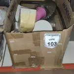 01 LOTE COM VÁRIOS AZULEJOS DECORATIVOS PARA BANHEIROS, SECADOR DE SALADA, VASOS E ITENS DECORATIVOS DIVERSOS. (NO ESTADO) ATENÇÃO! FAZER A VISITAÇÃO ANTES DE ARREMATAR, NÃO SABEMOS SE FUNCIONA, LEILÃO NÃO TEM GARANTIA E NEM DEVOLUÇÃO, SUJEITO A POSSÍVEIS AVARIAS VISÍVEIS/OCULTAS E/OU AUSÊNCIA DE COMPONENTES.