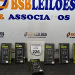 09 CAIXAS DE PELÍCULAS PROTETORAS DE TELA DE CELULAR COM 25 PEÇAS CADA MARCA MOKINGO. (NO ESTADO) ATENÇÃO! FAZER A VISITAÇÃO ANTES DE ARREMATAR, NÃO SABEMOS SE FUNCIONA, LEILÃO NÃO TEM GARANTIA E NEM DEVOLUÇÃO, SUJEITO A POSSÍVEIS AVARIAS VISÍVEIS/OCULTAS E/OU AUSÊNCIA DE COMPONENTES.