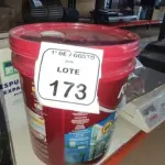 01 BALDE DE TINTA DE ACRÍLICA SUPER PREMIUM 18L NA COR BASE INTENSA SEMI BRILHO MARCA RENNER.  (NO ESTADO) ATENÇÃO! FAZER A VISITAÇÃO ANTES DE ARREMATAR, NÃO SABEMOS SE FUNCIONA, LEILÃO NÃO TEM GARANTIA E NEM DEVOLUÇÃO, SUJEITO A POSSÍVEIS AVARIAS VISÍVEIS/OCULTAS E/OU AUSÊNCIA DE COMPONENTES.