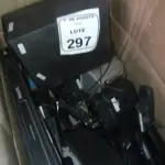 01 APARELHO DE DVD, 01 ADAPTADOR PARA HD E VÁRIAS CAIXAS DE SOM E CONTROLES REMOTO DE MARCAS E MODELOS DIVERSOS. (NO ESTADO) ATENÇÃO! FAZER A VISITAÇÃO ANTES DE ARREMATAR, NÃO SABEMOS SE FUNCIONA, LEILÃO NÃO TEM GARANTIA E NEM DEVOLUÇÃO, SUJEITO A POSSÍVEIS AVARIAS VISÍVEIS/OCULTAS E/OU AUSÊNCIA DE COMPONENTES.