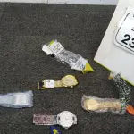 05 RELÓGIOS DE PULSO DE MODELOS DIVERSOS. (NO ESTADO) ATENÇÃO! FAZER A VISITAÇÃO ANTES DE ARREMATAR, NÃO SABEMOS SE FUNCIONA, LEILÃO NÃO TEM GARANTIA E NEM DEVOLUÇÃO, SUJEITO A POSSÍVEIS AVARIAS VISÍVEIS/OCULTAS E/OU AUSÊNCIA DE COMPONENTES.