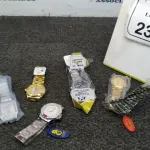 05 RELÓGIOS DE PULSO DE MODELOS DIVERSOS. (NO ESTADO) ATENÇÃO! FAZER A VISITAÇÃO ANTES DE ARREMATAR, NÃO SABEMOS SE FUNCIONA, LEILÃO NÃO TEM GARANTIA E NEM DEVOLUÇÃO, SUJEITO A POSSÍVEIS AVARIAS VISÍVEIS/OCULTAS E/OU AUSÊNCIA DE COMPONENTES.