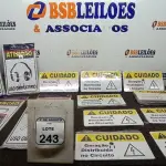 01 LOTE COM PLACAS SINALIZADORAS. (NO ESTADO) ATENÇÃO! FAZER A VISITAÇÃO ANTES DE ARREMATAR, NÃO SABEMOS SE FUNCIONA, LEILÃO NÃO TEM GARANTIA E NEM DEVOLUÇÃO, SUJEITO A POSSÍVEIS AVARIAS VISÍVEIS/OCULTAS E/OU AUSÊNCIA DE COMPONENTES.