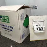 01 CAIXA COM 12 ESPUMAS PU EXPANSIVA DE 500ML CADA MARCA EIXO NOBRE. (NO ESTADO) ATENÇÃO! FAZER A VISITAÇÃO ANTES DE ARREMATAR, NÃO SABEMOS SE FUNCIONA, LEILÃO NÃO TEM GARANTIA E NEM DEVOLUÇÃO, SUJEITO A POSSÍVEIS AVARIAS VISÍVEIS/OCULTAS E/OU AUSÊNCIA DE COMPONENTES.