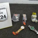 05 RELÓGIOS DE PULSO DE MODELOS DIVERSOS. (NO ESTADO) ATENÇÃO! FAZER A VISITAÇÃO ANTES DE ARREMATAR, NÃO SABEMOS SE FUNCIONA, LEILÃO NÃO TEM GARANTIA E NEM DEVOLUÇÃO, SUJEITO A POSSÍVEIS AVARIAS VISÍVEIS/OCULTAS E/OU AUSÊNCIA DE COMPONENTES.