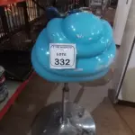 01 BANQUETA INFANTIL PARA BARBEIROS. (NO ESTADO) ATENÇÃO! FAZER A VISITAÇÃO ANTES DE ARREMATAR, NÃO SABEMOS SE FUNCIONA, LEILÃO NÃO TEM GARANTIA E NEM DEVOLUÇÃO, SUJEITO A POSSÍVEIS AVARIAS VISÍVEIS/OCULTAS E/OU AUSÊNCIA DE COMPONENTES.