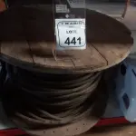 01 CARRETEL COM APROXIMADAMENTE 115M DE FIO EM ALUMÍNIO ISOLADO PRETO 0,95MM. (NO ESTADO) ATENÇÃO! FAZER A VISITAÇÃO ANTES DE ARREMATAR, NÃO SABEMOS SE FUNCIONA, LEILÃO NÃO TEM GARANTIA E NEM DEVOLUÇÃO, SUJEITO A POSSÍVEIS AVARIAS VISÍVEIS/OCULTAS E/OU AUSÊNCIA DE COMPONENTES.