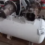 01 COMPRESSOR DE AR ODONTOLÓGICO. (NO ESTADO) ATENÇÃO! FAZER A VISITAÇÃO ANTES DE ARREMATAR, NÃO SABEMOS SE FUNCIONA, LEILÃO NÃO TEM GARANTIA E NEM DEVOLUÇÃO, SUJEITO A POSSÍVEIS AVARIAS VISÍVEIS/OCULTAS E/OU AUSÊNCIA DE COMPONENTES.