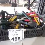 01 CAIXA COM VÁRIOS ALICATES DE MARCAS E MODELOS DIVERSOS. (NO ESTADO) ATENÇÃO! FAZER A VISITAÇÃO ANTES DE ARREMATAR, NÃO SABEMOS SE FUNCIONA, LEILÃO NÃO TEM GARANTIA E NEM DEVOLUÇÃO, SUJEITO A POSSÍVEIS AVARIAS VISÍVEIS/OCULTAS E/OU AUSÊNCIA DE COMPONENTES.