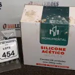01 CAIXA COM 24 SILICONES ACÉTICO INCOLOR DE 240G CADA MARCA MONUMENTAL. (NO ESTADO) ATENÇÃO! FAZER A VISITAÇÃO ANTES DE ARREMATAR, NÃO SABEMOS SE FUNCIONA, LEILÃO NÃO TEM GARANTIA E NEM DEVOLUÇÃO, SUJEITO A POSSÍVEIS AVARIAS VISÍVEIS/OCULTAS E/OU AUSÊNCIA DE COMPONENTES.