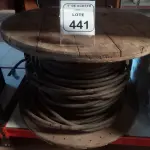 01 CARRETEL COM APROXIMADAMENTE 115M DE FIO EM ALUMÍNIO ISOLADO PRETO 0,95MM. (NO ESTADO) ATENÇÃO! FAZER A VISITAÇÃO ANTES DE ARREMATAR, NÃO SABEMOS SE FUNCIONA, LEILÃO NÃO TEM GARANTIA E NEM DEVOLUÇÃO, SUJEITO A POSSÍVEIS AVARIAS VISÍVEIS/OCULTAS E/OU AUSÊNCIA DE COMPONENTES.