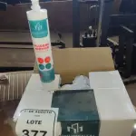 01 CAIXA COM 24 SILICONES ACÉTICO INCOLOR DE 240G CADA MARCA MONUMENTAL. (NO ESTADO) ATENÇÃO! FAZER A VISITAÇÃO ANTES DE ARREMATAR, NÃO SABEMOS SE FUNCIONA, LEILÃO NÃO TEM GARANTIA E NEM DEVOLUÇÃO, SUJEITO A POSSÍVEIS AVARIAS VISÍVEIS/OCULTAS E/OU AUSÊNCIA DE COMPONENTES.
