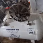 01 COMPRESSOR DE AR ODONTOLÓGICO. (NO ESTADO) ATENÇÃO! FAZER A VISITAÇÃO ANTES DE ARREMATAR, NÃO SABEMOS SE FUNCIONA, LEILÃO NÃO TEM GARANTIA E NEM DEVOLUÇÃO, SUJEITO A POSSÍVEIS AVARIAS VISÍVEIS/OCULTAS E/OU AUSÊNCIA DE COMPONENTES.