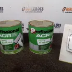 02 LATAS DE TINTA ACRÍLICA DE 3,6L NA COR LUAR DO SERTÃO FOSCO MARCA PROFISSIONAL ACR. (NO ESTADO) ATENÇÃO! FAZER A VISITAÇÃO ANTES DE ARREMATAR, NÃO SABEMOS SE FUNCIONA, LEILÃO NÃO TEM GARANTIA E NEM DEVOLUÇÃO, SUJEITO A POSSÍVEIS AVARIAS VISÍVEIS/OCULTAS E/OU AUSÊNCIA DE COMPONENTES.