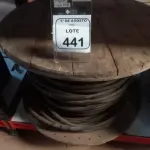 01 CARRETEL COM APROXIMADAMENTE 115M DE FIO EM ALUMÍNIO ISOLADO PRETO 0,95MM. (NO ESTADO) ATENÇÃO! FAZER A VISITAÇÃO ANTES DE ARREMATAR, NÃO SABEMOS SE FUNCIONA, LEILÃO NÃO TEM GARANTIA E NEM DEVOLUÇÃO, SUJEITO A POSSÍVEIS AVARIAS VISÍVEIS/OCULTAS E/OU AUSÊNCIA DE COMPONENTES.
