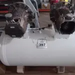 01 COMPRESSOR DE AR ODONTOLÓGICO. (NO ESTADO) ATENÇÃO! FAZER A VISITAÇÃO ANTES DE ARREMATAR, NÃO SABEMOS SE FUNCIONA, LEILÃO NÃO TEM GARANTIA E NEM DEVOLUÇÃO, SUJEITO A POSSÍVEIS AVARIAS VISÍVEIS/OCULTAS E/OU AUSÊNCIA DE COMPONENTES.