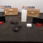 01 POWER BANK E 02 CELULARES. (NO ESTADO) ATENÇÃO! FAZER A VISITAÇÃO ANTES DE ARREMATAR, NÃO SABEMOS SE FUNCIONA, LEILÃO NÃO TEM GARANTIA E NEM DEVOLUÇÃO, SUJEITO A POSSÍVEIS AVARIAS VISÍVEIS/OCULTAS E/OU AUSÊNCIA DE COMPONENTES.