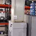01 BEBEDOURO DE COLUNA E 02 ARMÁRIOS BAIXOS COM 01 GAVETA E SUPORTE PARA CPU EM MADEIRA. (NO ESTADO) ATENÇÃO! FAZER A VISITAÇÃO ANTES DE ARREMATAR, NÃO SABEMOS SE FUNCIONA, LEILÃO NÃO TEM GARANTIA E NEM DEVOLUÇÃO, SUJEITO A POSSÍVEIS AVARIAS VISÍVEIS/OCULTAS E/OU AUSÊNCIA DE COMPONENTES.