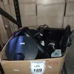 01 CAIXA COM VÁRIAS BASES DE MONITORES DE ELETRÔNICOS DIVERSOS. (NO ESTADO) ATENÇÃO! FAZER A VISITAÇÃO ANTES DE ARREMATAR, NÃO SABEMOS SE FUNCIONA, LEILÃO NÃO TEM GARANTIA E NEM DEVOLUÇÃO, SUJEITO A POSSÍVEIS AVARIAS VISÍVEIS/OCULTAS E/OU AUSÊNCIA DE COMPONENTES.