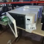 02 MICRO-ONDAS MARCAS PANASONIC E LG. (NO ESTADO) ATENÇÃO! FAZER A VISITAÇÃO ANTES DE ARREMATAR, NÃO SABEMOS SE FUNCIONA, LEILÃO NÃO TEM GARANTIA E NEM DEVOLUÇÃO, SUJEITO A POSSÍVEIS AVARIAS VISÍVEIS/OCULTAS E/OU AUSÊNCIA DE COMPONENTES.