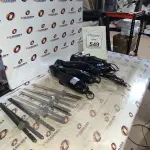 04 FACAS ELÉTRICAS MARCA MONDIAL. (NO ESTADO) ATENÇÃO! FAZER A VISITAÇÃO ANTES DE ARREMATAR, NÃO SABEMOS SE FUNCIONA, LEILÃO NÃO TEM GARANTIA E NEM DEVOLUÇÃO, SUJEITO A POSSÍVEIS AVARIAS VISÍVEIS/OCULTAS E/OU AUSÊNCIA DE COMPONENTES.