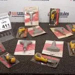 01 LOTE COM VÁRIAS CHAVES DE FENDA COM BITS. (NO ESTADO) ATENÇÃO! FAZER A VISITAÇÃO ANTES DE ARREMATAR, NÃO SABEMOS SE FUNCIONA, LEILÃO NÃO TEM GARANTIA E NEM DEVOLUÇÃO, SUJEITO A POSSÍVEIS AVARIAS VISÍVEIS/OCULTAS E/OU AUSÊNCIA DE COMPONENTES.
