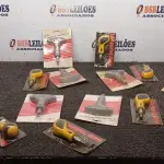 01 LOTE COM VÁRIAS CHAVES DE FENDA COM BITS. (NO ESTADO) ATENÇÃO! FAZER A VISITAÇÃO ANTES DE ARREMATAR, NÃO SABEMOS SE FUNCIONA, LEILÃO NÃO TEM GARANTIA E NEM DEVOLUÇÃO, SUJEITO A POSSÍVEIS AVARIAS VISÍVEIS/OCULTAS E/OU AUSÊNCIA DE COMPONENTES.