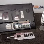 01 NOTEBOOK MARCA ACER SEM FONTE. (NO ESTADO) ATENÇÃO! FAZER A VISITAÇÃO ANTES DE ARREMATAR, NÃO SABEMOS SE FUNCIONA, LEILÃO NÃO TEM GARANTIA E NEM DEVOLUÇÃO, SUJEITO A POSSÍVEIS AVARIAS VISÍVEIS/OCULTAS E/OU AUSÊNCIA DE COMPONENTES.