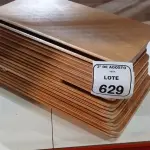20 PLACAS DE MADEIRA. (NO ESTADO) ATENÇÃO! FAZER A VISITAÇÃO ANTES DE ARREMATAR, NÃO SABEMOS SE FUNCIONA, LEILÃO NÃO TEM GARANTIA E NEM DEVOLUÇÃO, SUJEITO A POSSÍVEIS AVARIAS VISÍVEIS/OCULTAS E/OU AUSÊNCIA DE COMPONENTES.