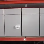 04 ARMÁRIOS BAIXOS COM 01 GAVETA E 01 COMPARTIMENTO PARA CPU. (NO ESTADO) ATENÇÃO! FAZER A VISITAÇÃO ANTES DE ARREMATAR, NÃO SABEMOS SE FUNCIONA, LEILÃO NÃO TEM GARANTIA E NEM DEVOLUÇÃO, SUJEITO A POSSÍVEIS AVARIAS VISÍVEIS/OCULTAS E/OU AUSÊNCIA DE COMPONENTES.