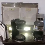 01 DEPURADOR, 01 UMIDIFICADOR, 01 CAFETEIRA E 02 SANDUICHEIRAS DE MARCAS E MODELOS DIVERSOS. (NO ESTADO) ATENÇÃO! FAZER A VISITAÇÃO ANTES DE ARREMATAR, NÃO SABEMOS SE FUNCIONA, LEILÃO NÃO TEM GARANTIA E NEM DEVOLUÇÃO, SUJEITO A POSSÍVEIS AVARIAS VISÍVEIS/OCULTAS E/OU AUSÊNCIA DE COMPONENTES.