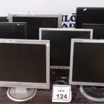 08 MONITORES DE MARCAS E MODELOS DIVERSOS. (NO ESTADO) ATENÇÃO! FAZER A VISITAÇÃO ANTES DE ARREMATAR, NÃO SABEMOS SE FUNCIONA, LEILÃO NÃO TEM GARANTIA E NEM DEVOLUÇÃO, SUJEITO A POSSÍVEIS AVARIAS VISÍVEIS/OCULTAS E/OU AUSÊNCIA DE COMPONENTES.