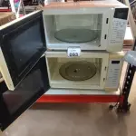 02 MICRO-ONDAS MARCA PANASONIC. (NO ESTADO) ATENÇÃO! FAZER A VISITAÇÃO ANTES DE ARREMATAR, NÃO SABEMOS SE FUNCIONA, LEILÃO NÃO TEM GARANTIA E NEM DEVOLUÇÃO, SUJEITO A POSSÍVEIS AVARIAS VISÍVEIS/OCULTAS E/OU AUSÊNCIA DE COMPONENTES.