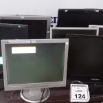 08 MONITORES DE MARCAS E MODELOS DIVERSOS. (NO ESTADO) ATENÇÃO! FAZER A VISITAÇÃO ANTES DE ARREMATAR, NÃO SABEMOS SE FUNCIONA, LEILÃO NÃO TEM GARANTIA E NEM DEVOLUÇÃO, SUJEITO A POSSÍVEIS AVARIAS VISÍVEIS/OCULTAS E/OU AUSÊNCIA DE COMPONENTES.