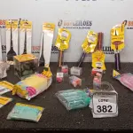 01 LOTE COM UTENSÍLIOS DE HIGIENE E CUIDADOS PESSOAIS DIVERSOS. (NO ESTADO) ATENÇÃO! FAZER A VISITAÇÃO ANTES DE ARREMATAR, NÃO SABEMOS SE FUNCIONA, LEILÃO NÃO TEM GARANTIA E NEM DEVOLUÇÃO, SUJEITO A POSSÍVEIS AVARIAS VISÍVEIS/OCULTAS E/OU AUSÊNCIA DE COMPONENTES.
