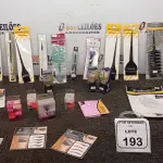 01 LOTE COM UTENSÍLIOS DE HIGIENE E CUIDADOS PESSOAIS DIVERSOS. (NO ESTADO) ATENÇÃO! FAZER A VISITAÇÃO ANTES DE ARREMATAR, NÃO SABEMOS SE FUNCIONA, LEILÃO NÃO TEM GARANTIA E NEM DEVOLUÇÃO, SUJEITO A POSSÍVEIS AVARIAS VISÍVEIS/OCULTAS E/OU AUSÊNCIA DE COMPONENTES.