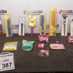 01 LOTE COM UTENSÍLIOS DE HIGIENE E CUIDADOS PESSOAIS DIVERSOS. (NO ESTADO) ATENÇÃO! FAZER A VISITAÇÃO ANTES DE ARREMATAR, NÃO SABEMOS SE FUNCIONA, LEILÃO NÃO TEM GARANTIA E NEM DEVOLUÇÃO, SUJEITO A POSSÍVEIS AVARIAS VISÍVEIS/OCULTAS E/OU AUSÊNCIA DE COMPONENTES.
