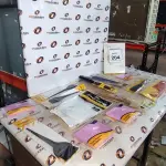 01 LOTE COM UTENSÍLIOS DE HIGIENE E CUIDADOS PESSOAIS DIVERSOS. (NO ESTADO) ATENÇÃO! FAZER A VISITAÇÃO ANTES DE ARREMATAR, NÃO SABEMOS SE FUNCIONA, LEILÃO NÃO TEM GARANTIA E NEM DEVOLUÇÃO, SUJEITO A POSSÍVEIS AVARIAS VISÍVEIS/OCULTAS E/OU AUSÊNCIA DE COMPONENTES.