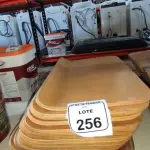 20 PLACAS DE MADEIRA. (NO ESTADO) ATENÇÃO! FAZER A VISITAÇÃO ANTES DE ARREMATAR, NÃO SABEMOS SE FUNCIONA, LEILÃO NÃO TEM GARANTIA E NEM DEVOLUÇÃO, SUJEITO A POSSÍVEIS AVARIAS VISÍVEIS/OCULTAS E/OU AUSÊNCIA DE COMPONENTES.